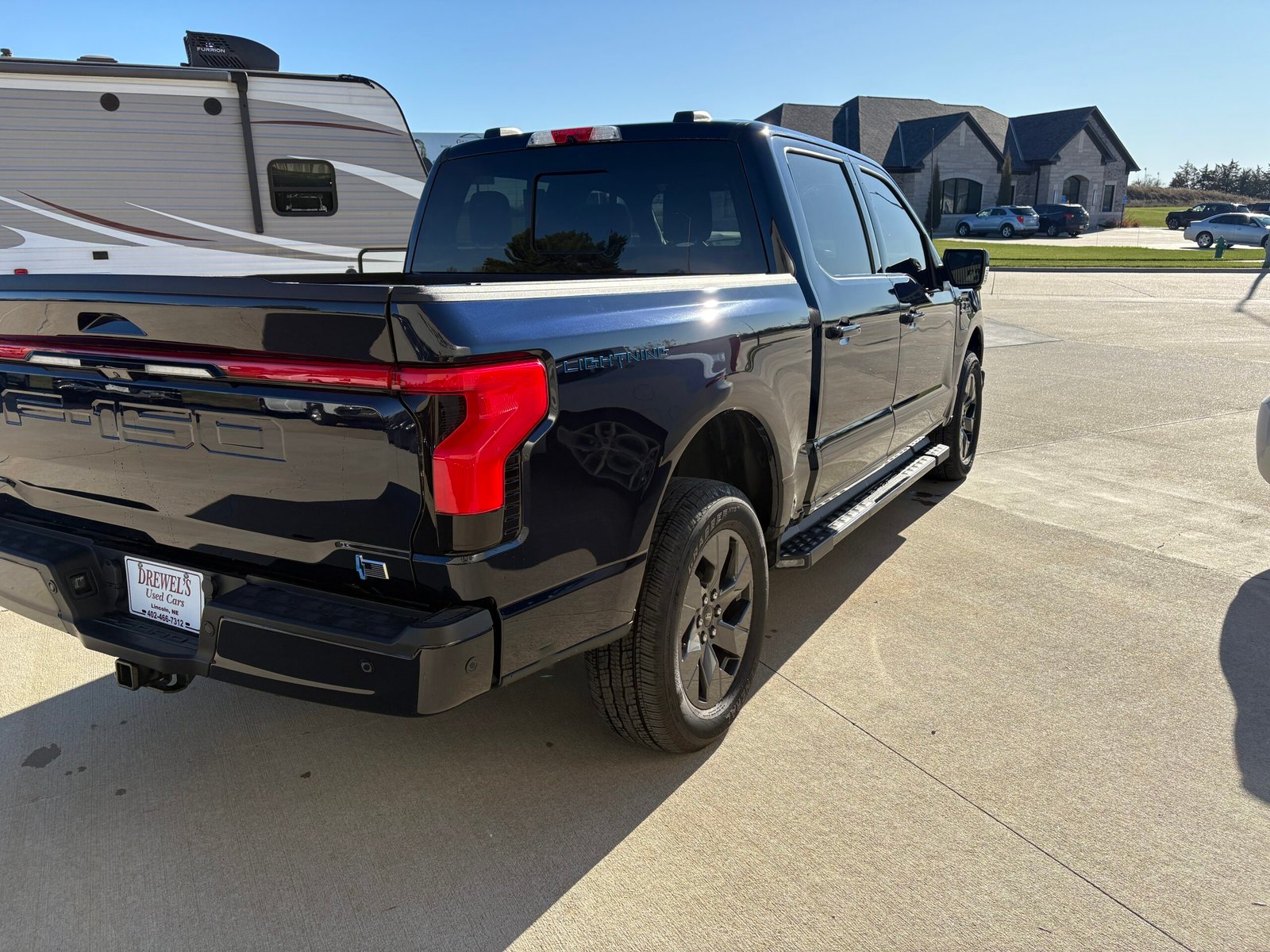 
								23 Ford Lightning full									