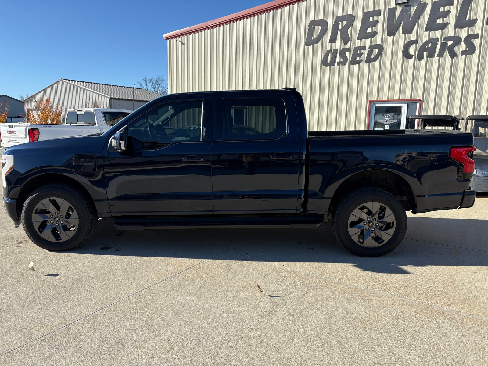 
								23 Ford Lightning full									