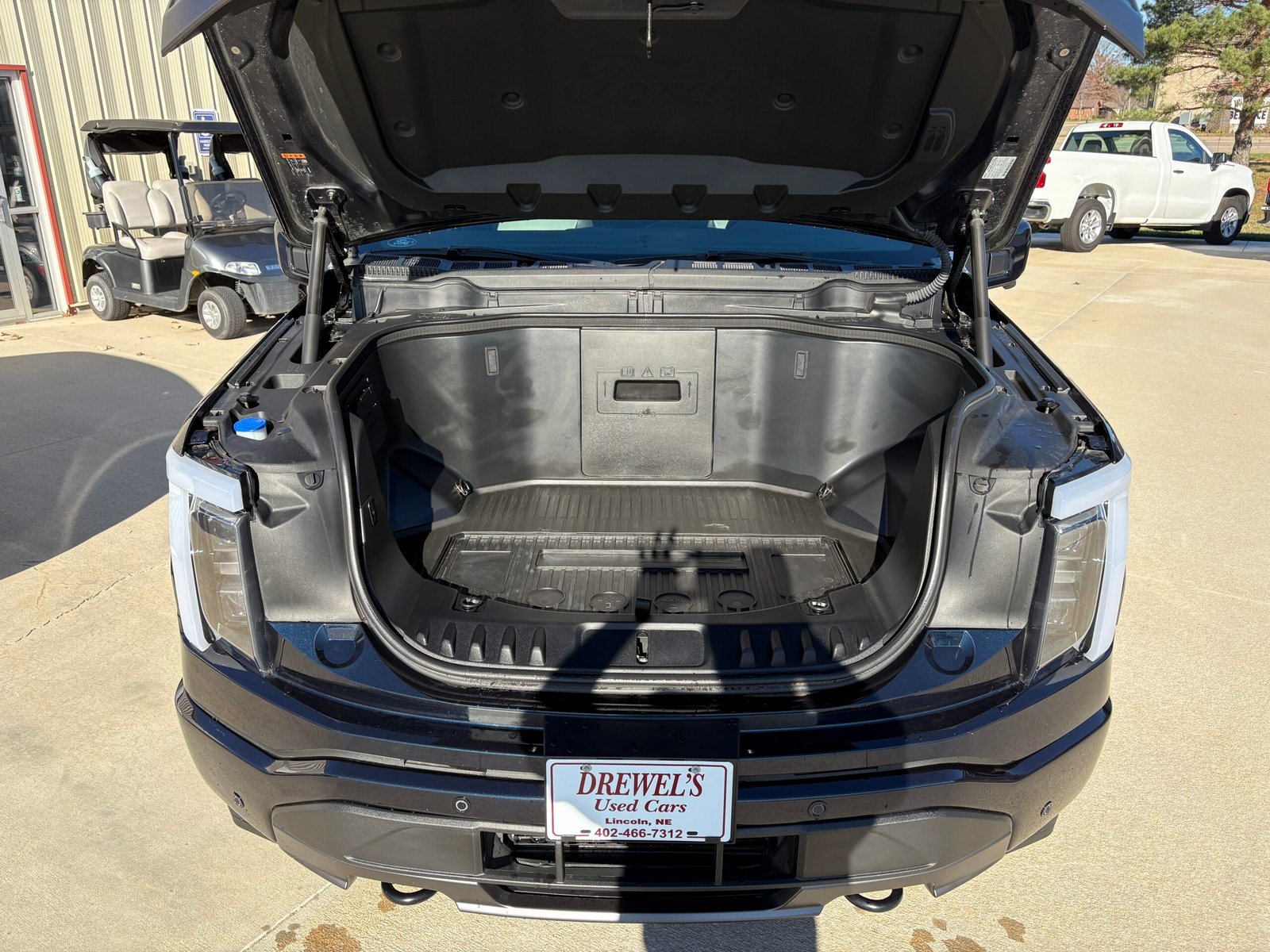 
								23 Ford Lightning full									