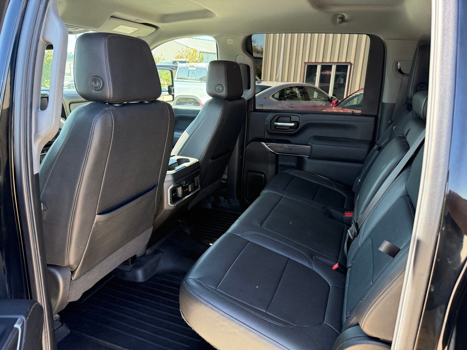 
								22 Silverado 2500 full									